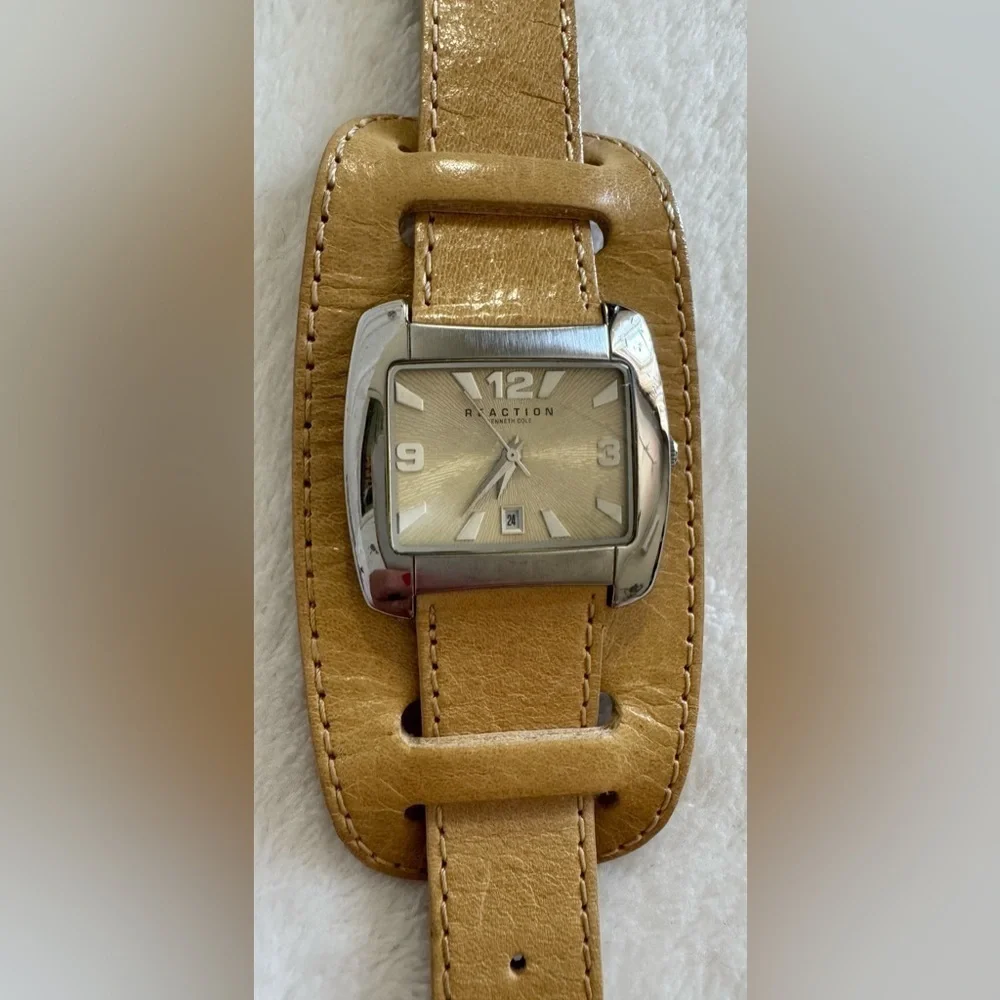 Vintage Kenneth Cole Y2K 90’s Tan Leather Strap Watch